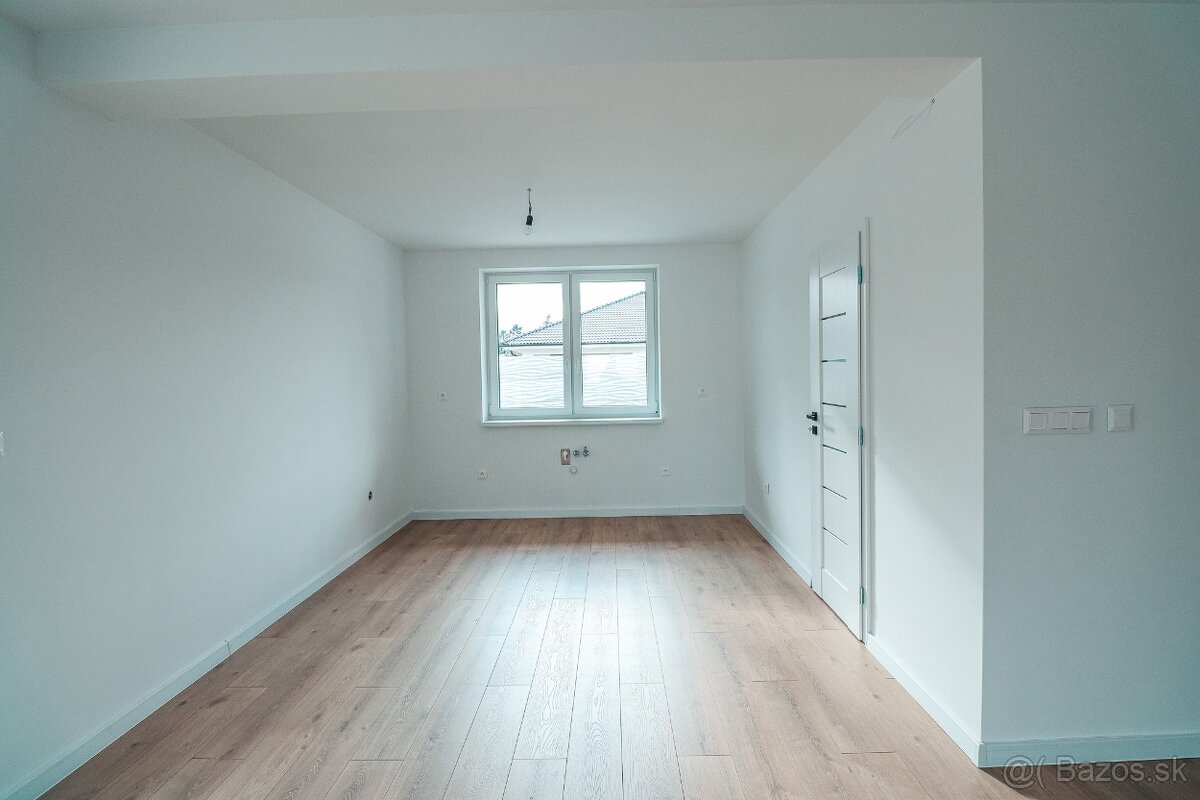 Moderný 4-izbový rodinný dom na predaj - 8