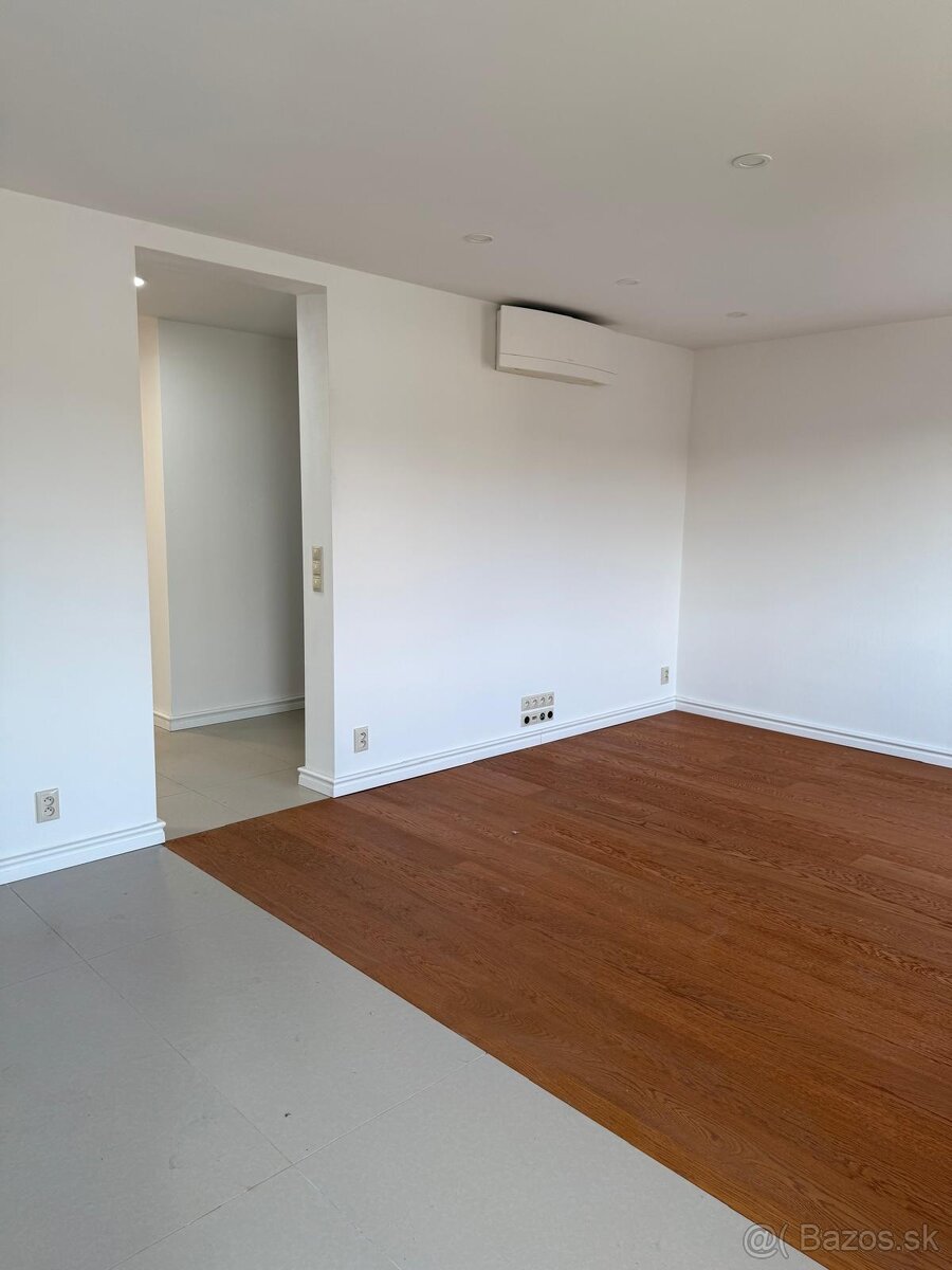 172m2 interiér a exteriér - 8