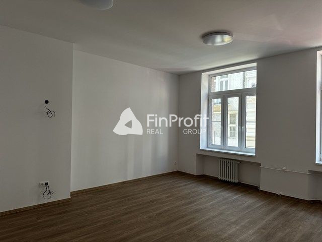 Kompletne zrekonštruovaný, klimatizovaný 4i byt na predaj - - 8