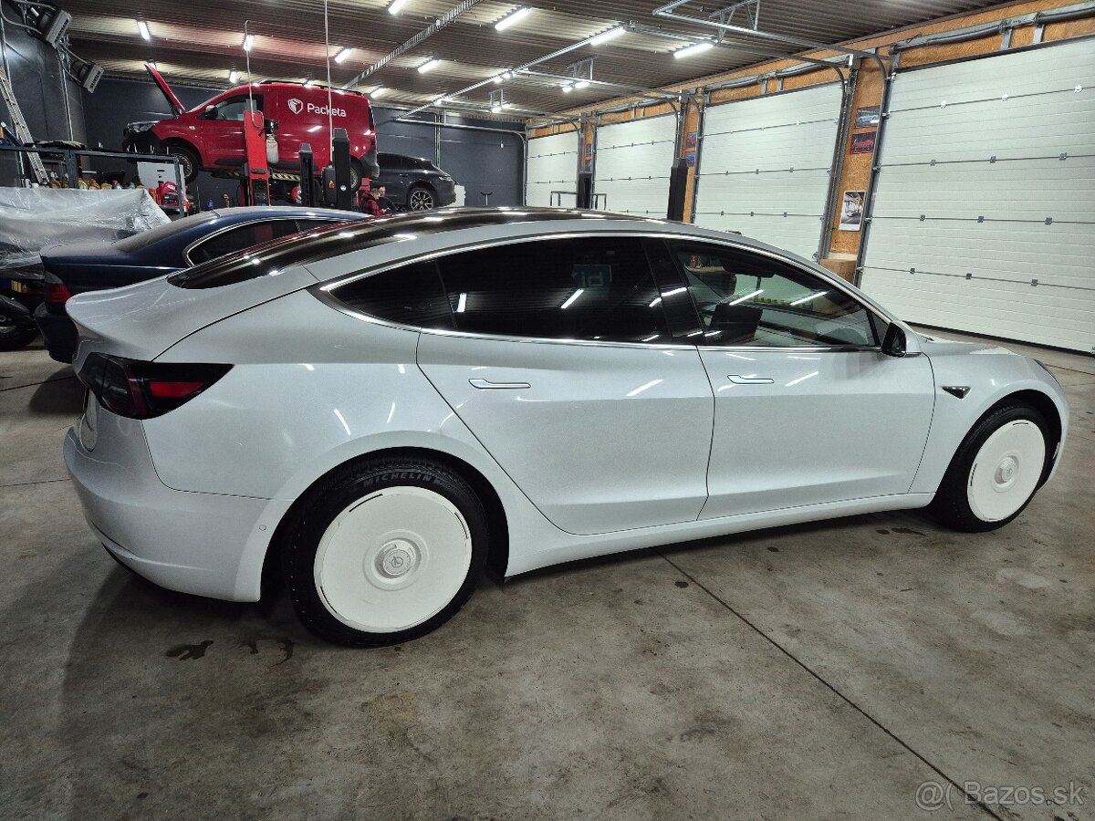 Tesla Model 3 Long Range - 8