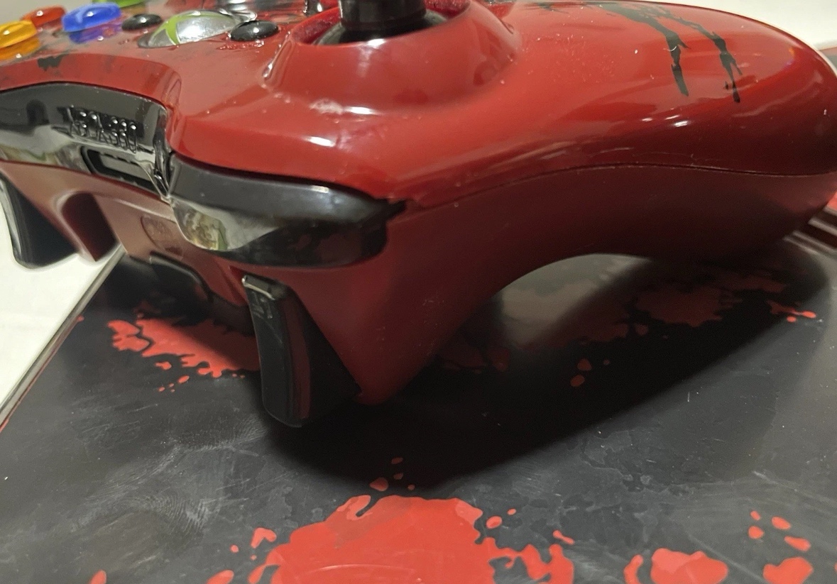 Xbox 360 Slim 320GB Gear Of War Bundle - 8