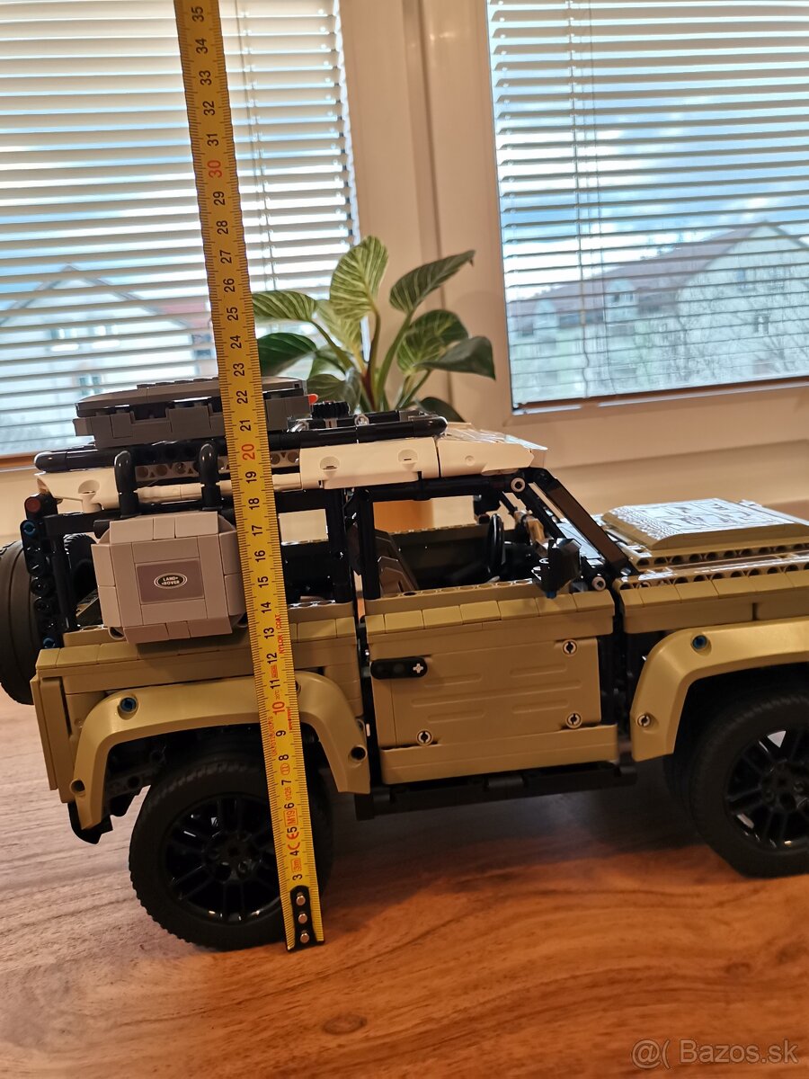 Land Rover Defender - 8