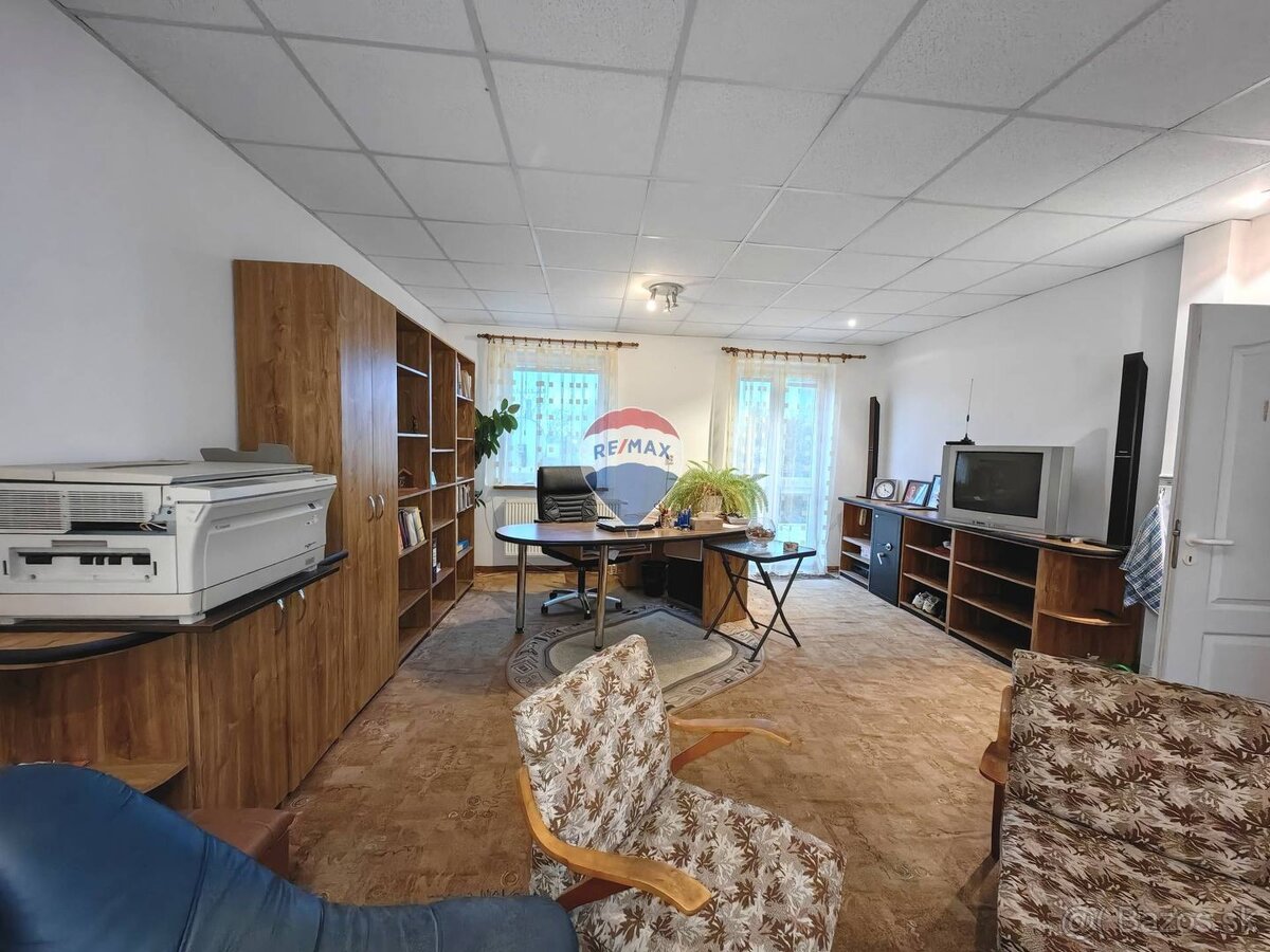 Polyfunkčný objekt, dom, podnikanie, 565m2, ul. Budovateľská - 8