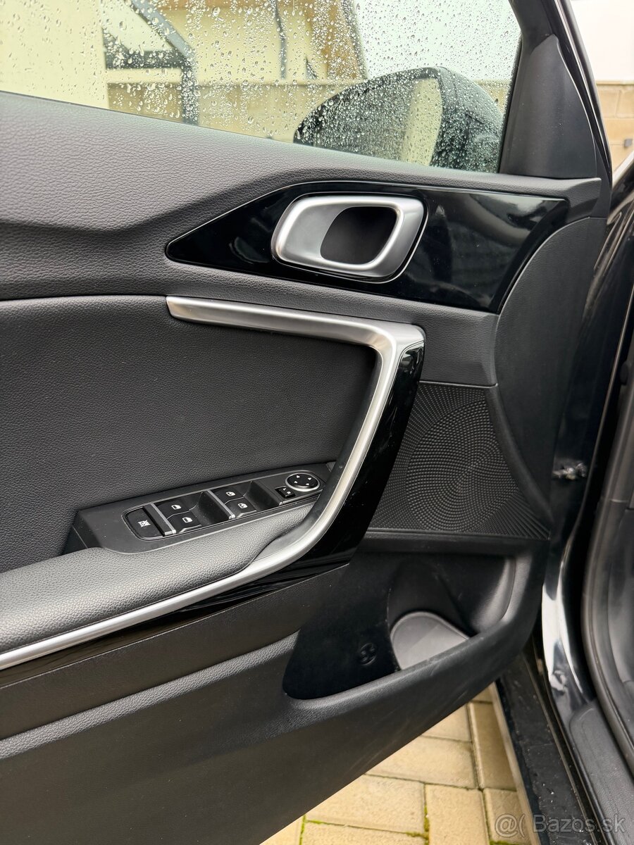 KIA Ceed SW Vision 1,6 CRDi - v záruke, odpočet Dph - 8
