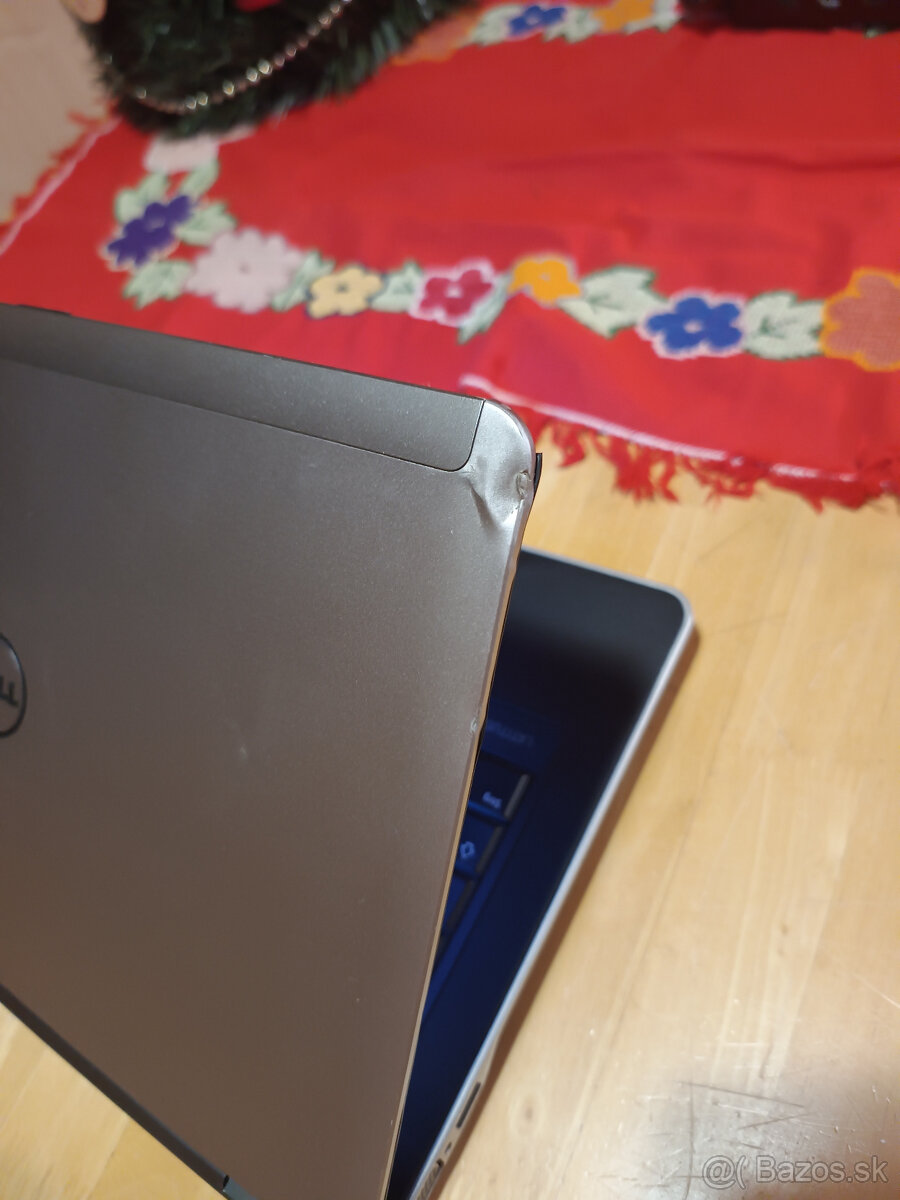 DELL Latitude E6440 - 14.1" / i5 / SSD / AMD Grafika / Dock - 8