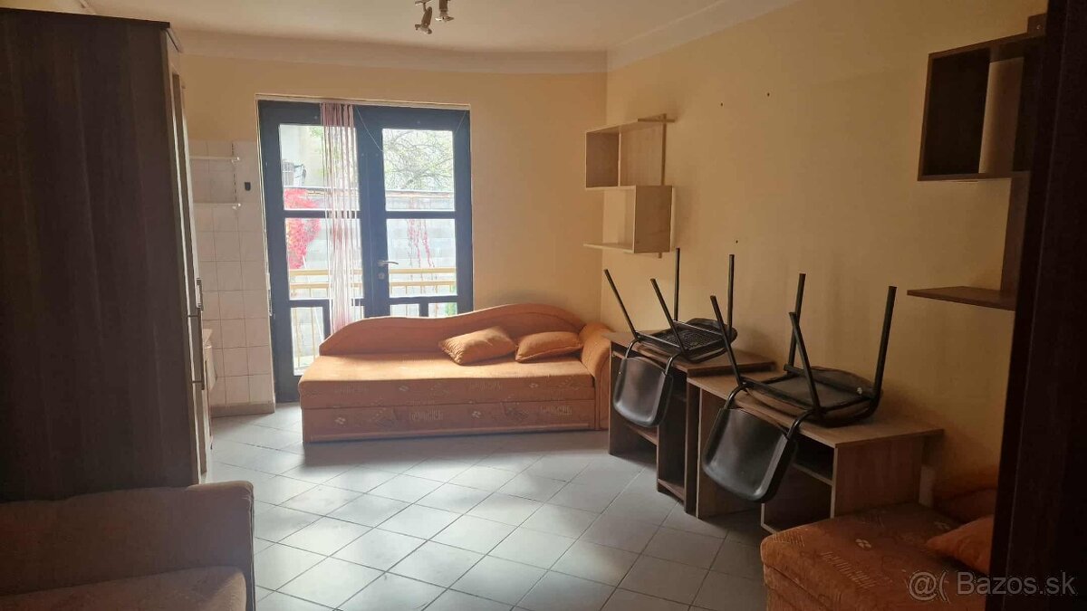 Postele 20x rozpredám ubytovacie zariadenie - 8