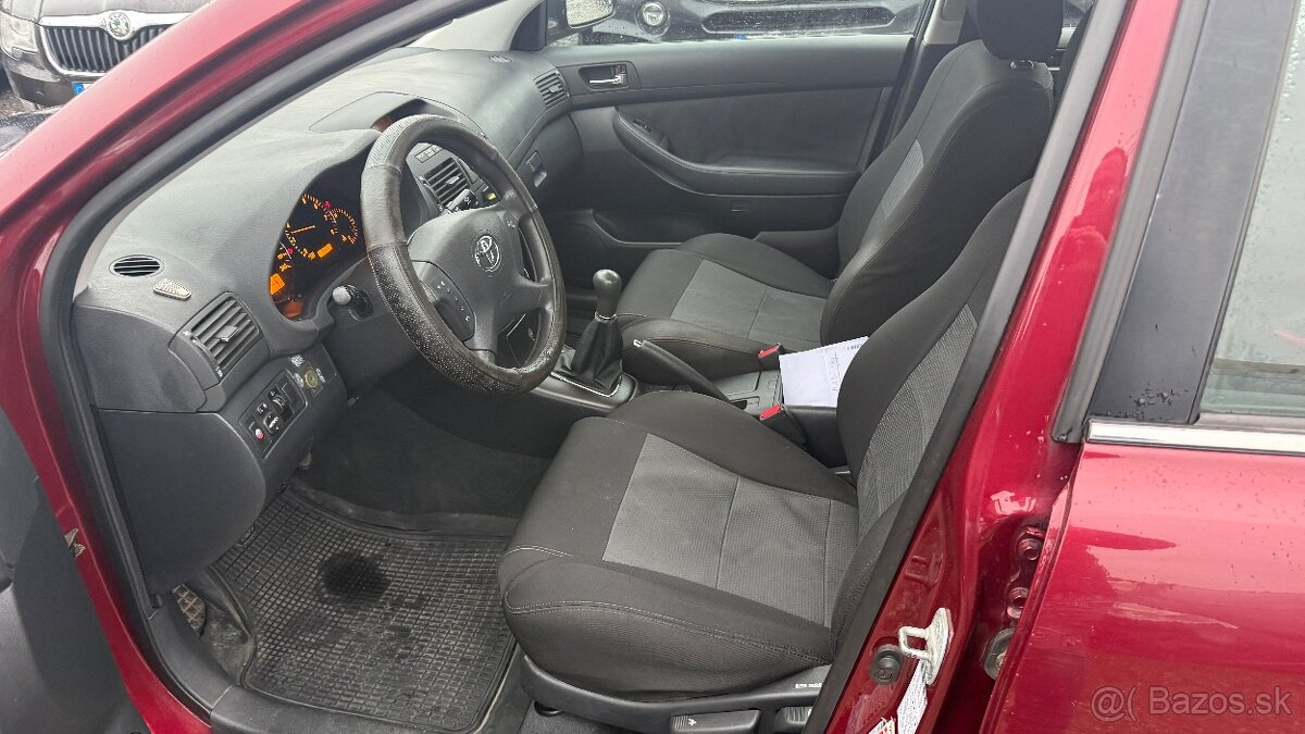 Toyota Avensis 1.6 - 8