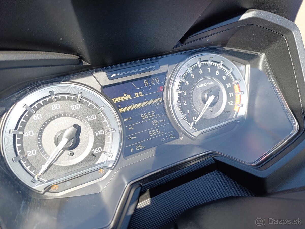 Honda Forza 125 - 8