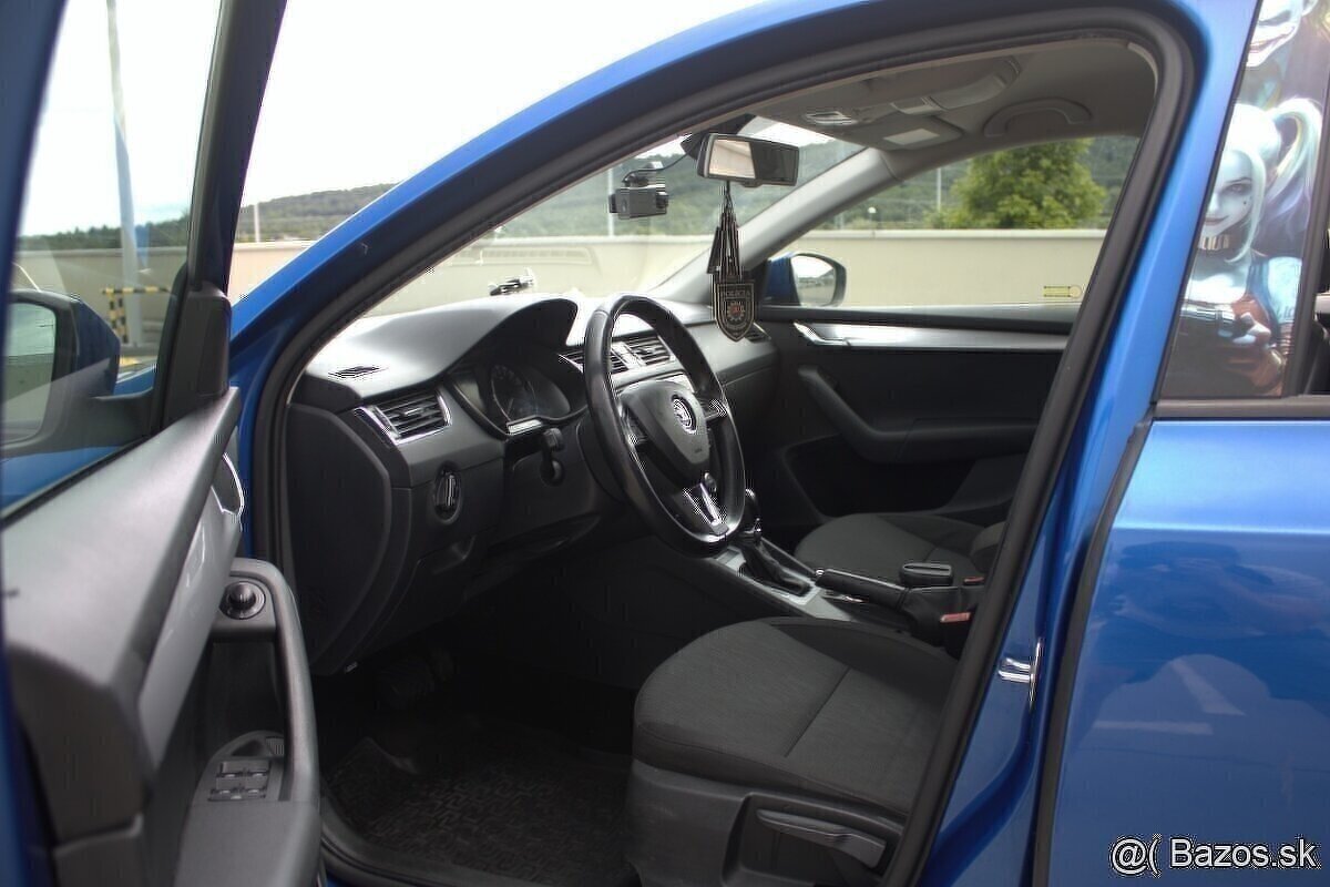 Škoda Octavia Combi 2.0 TDI Style DSG - 8