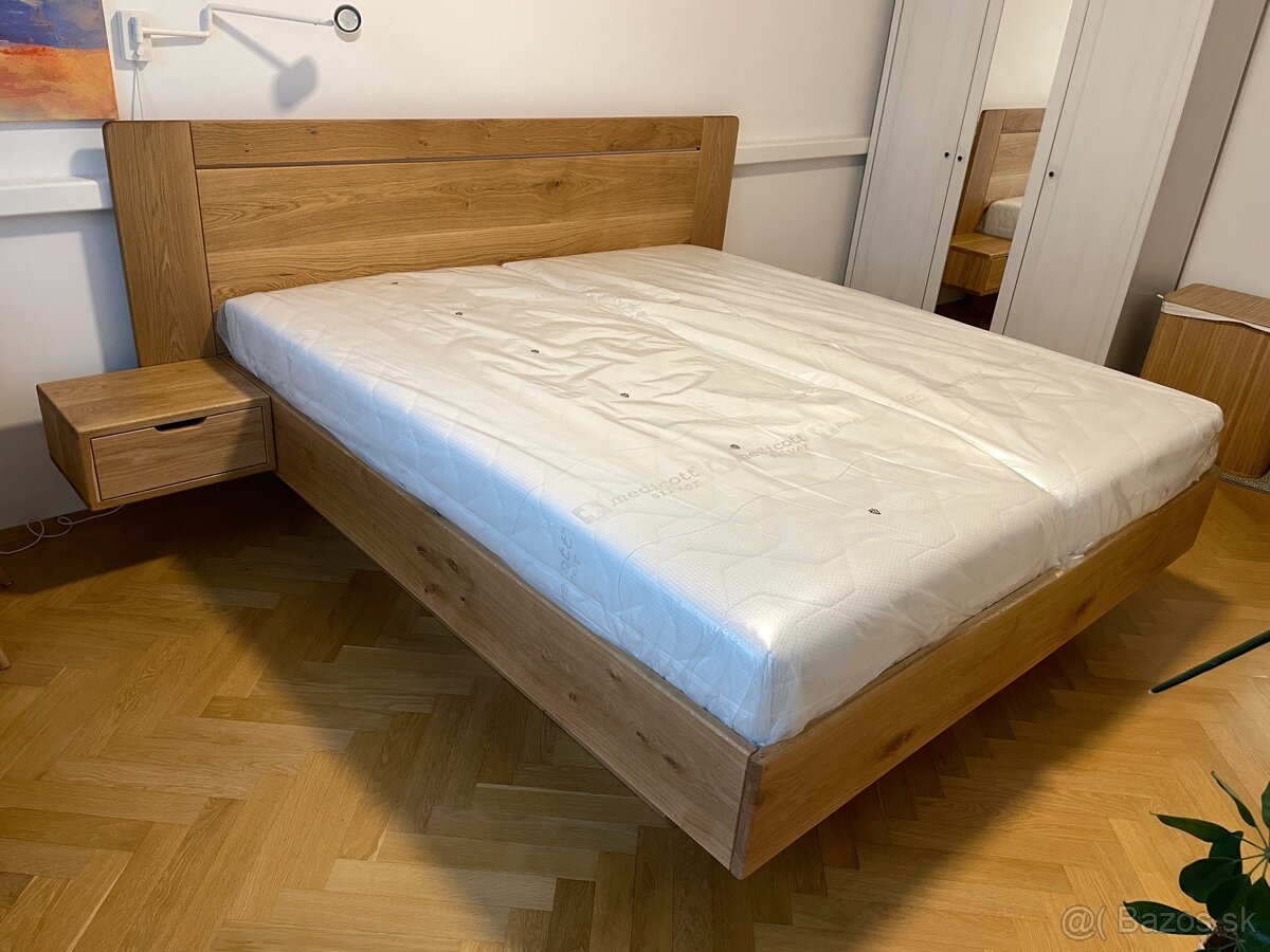 Dubová posteľ z masívu - úložný priestor, nočné stolíky - 8