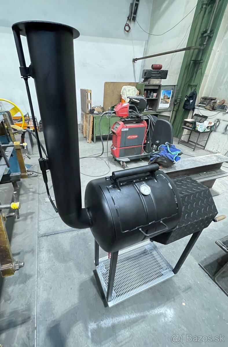 Gril lokomotíva s udiarňou - 8