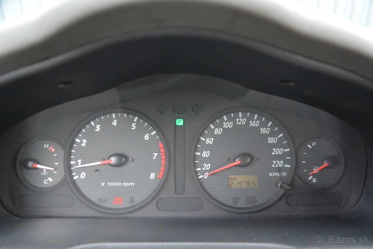 Hyundai Santa Fe 2.7 i 4WD - 8