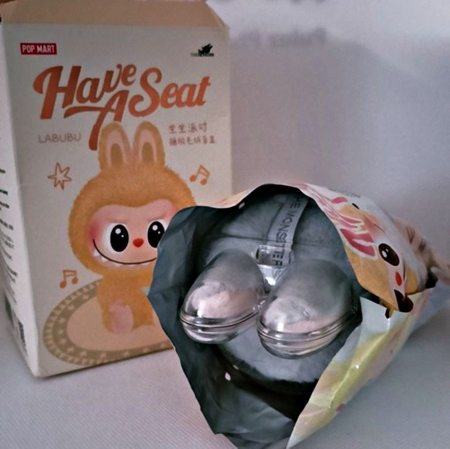 č.1 👜💕ORIGINÁL Labubu Have a Seat série V2 HEHE, mončičák - 8