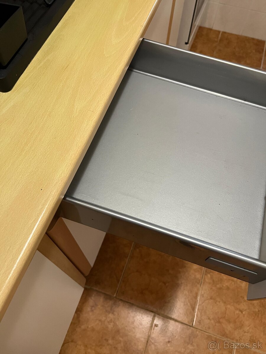 Kuchynská linka - 8