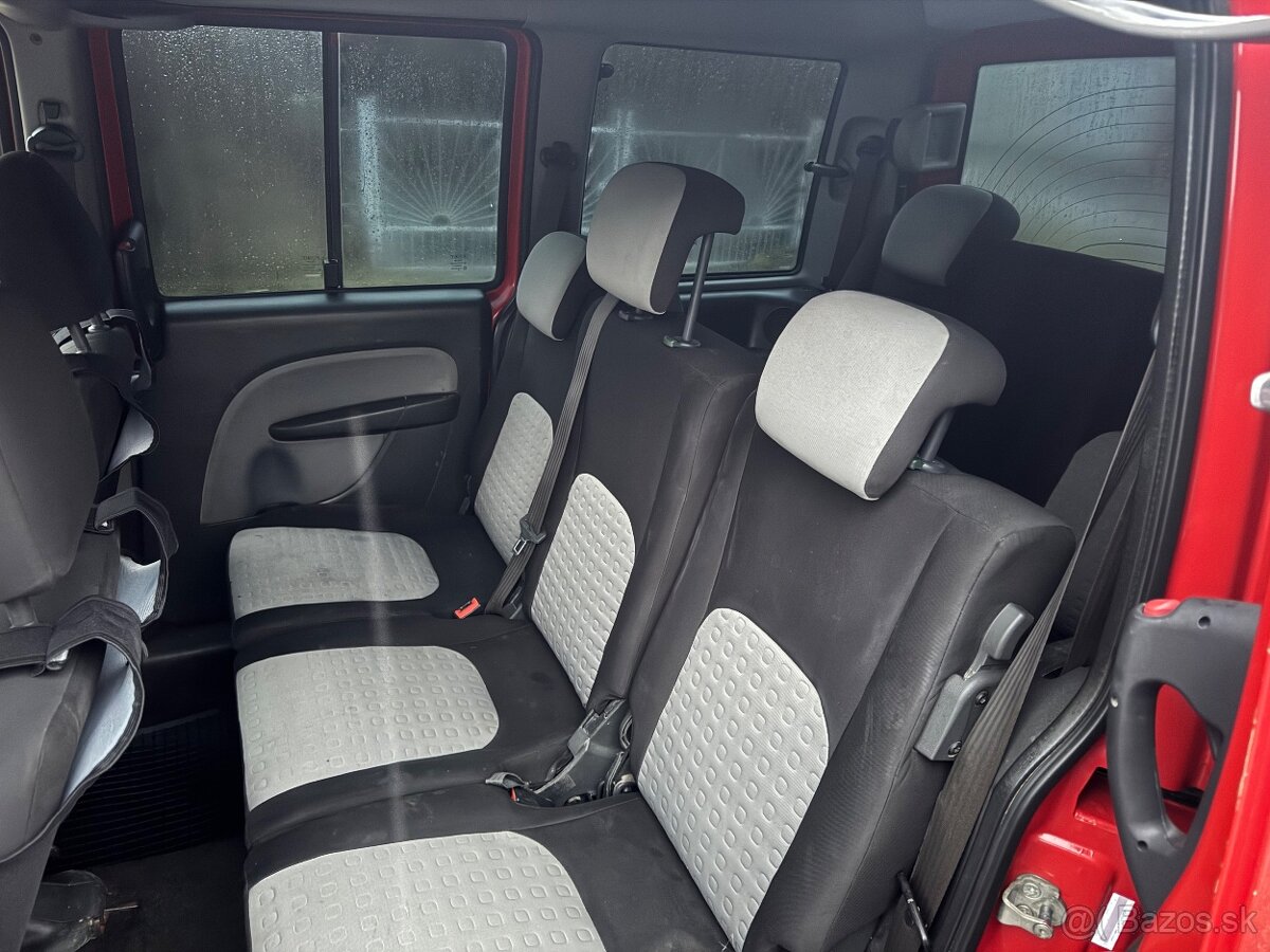 7 miestne Fiat doblo 1.3 jtd 2009 - 8