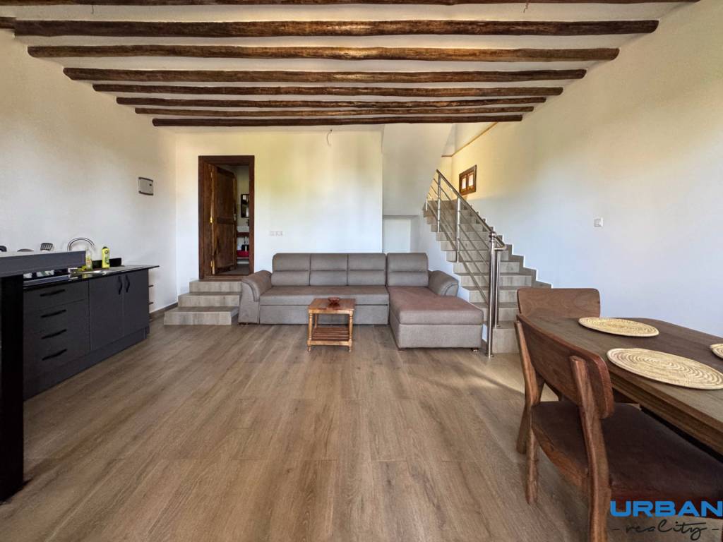 POSCHODOVÁ VILA S VÝHĽADOM NA OCEÁN - 8