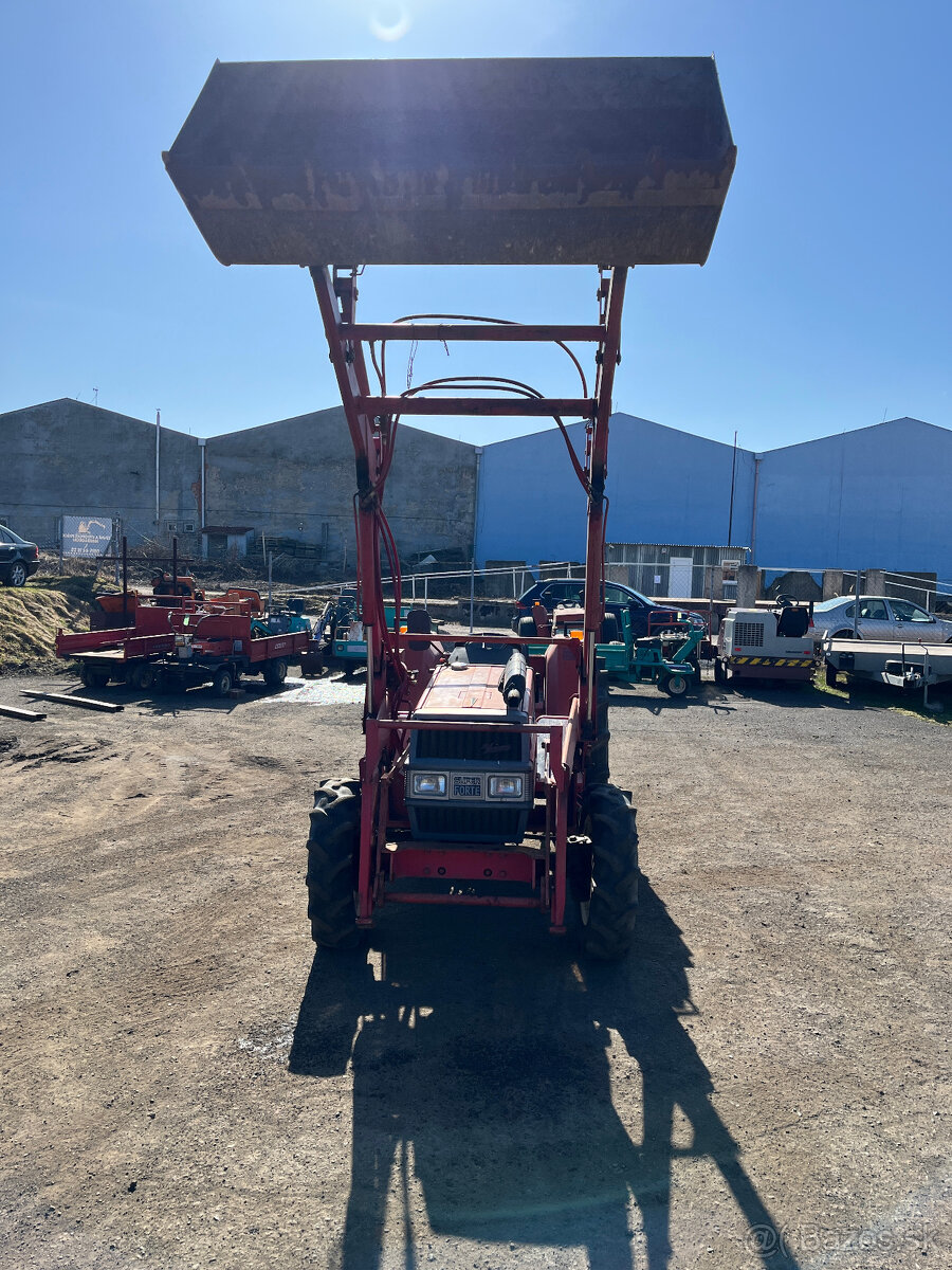 Malotraktor YANMAR FX32D s čelným nakladačom - 8