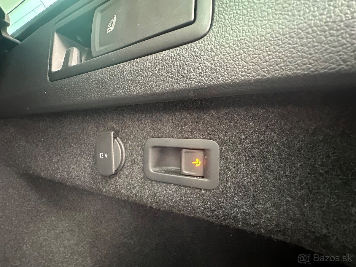 Volkswagen Passat Variant 2.0 TDI R-Line 4Motion DSG - 8