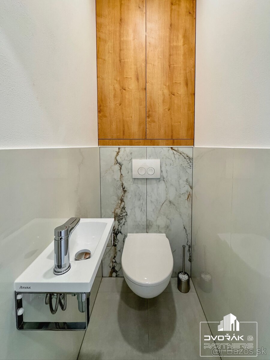 EXKLUZÍVNE Veľký 1-izbový byt v priamom centre na prenájo - 8