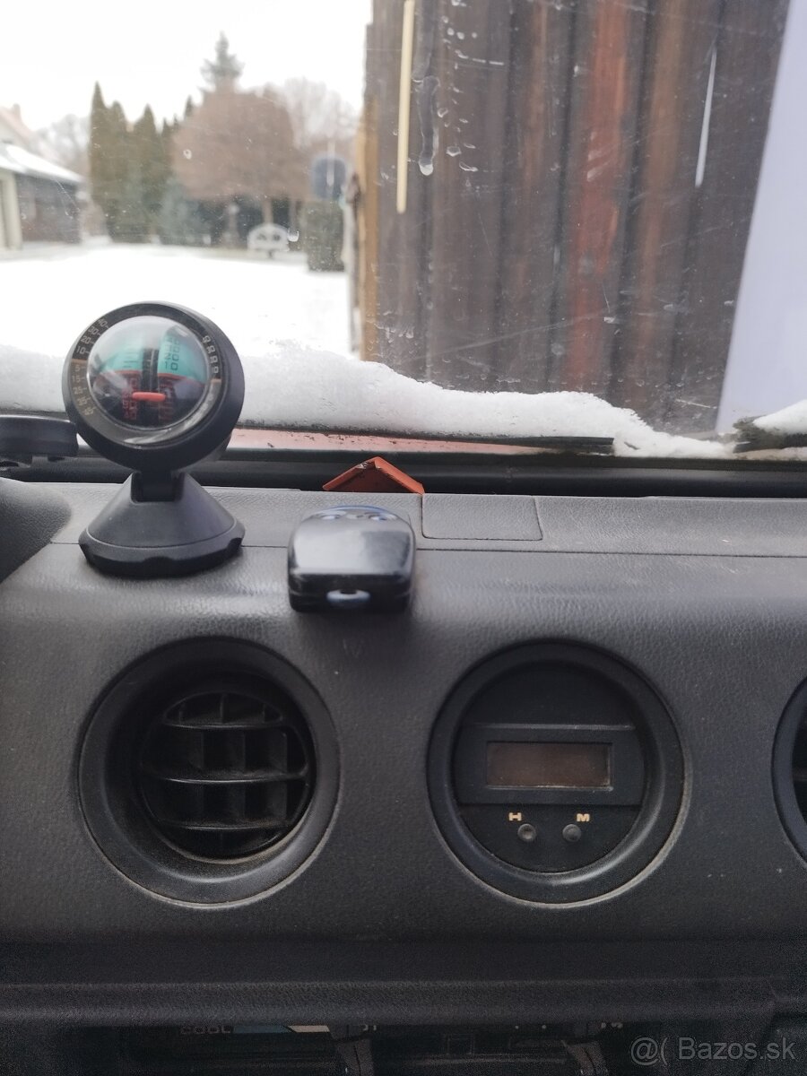 Predám Suzuki Samurai SJ 1.3 – 80 000 km – 4x4 – 2 700 € - 8