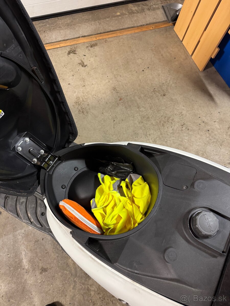 Piaggio Carnaby 300 - 8