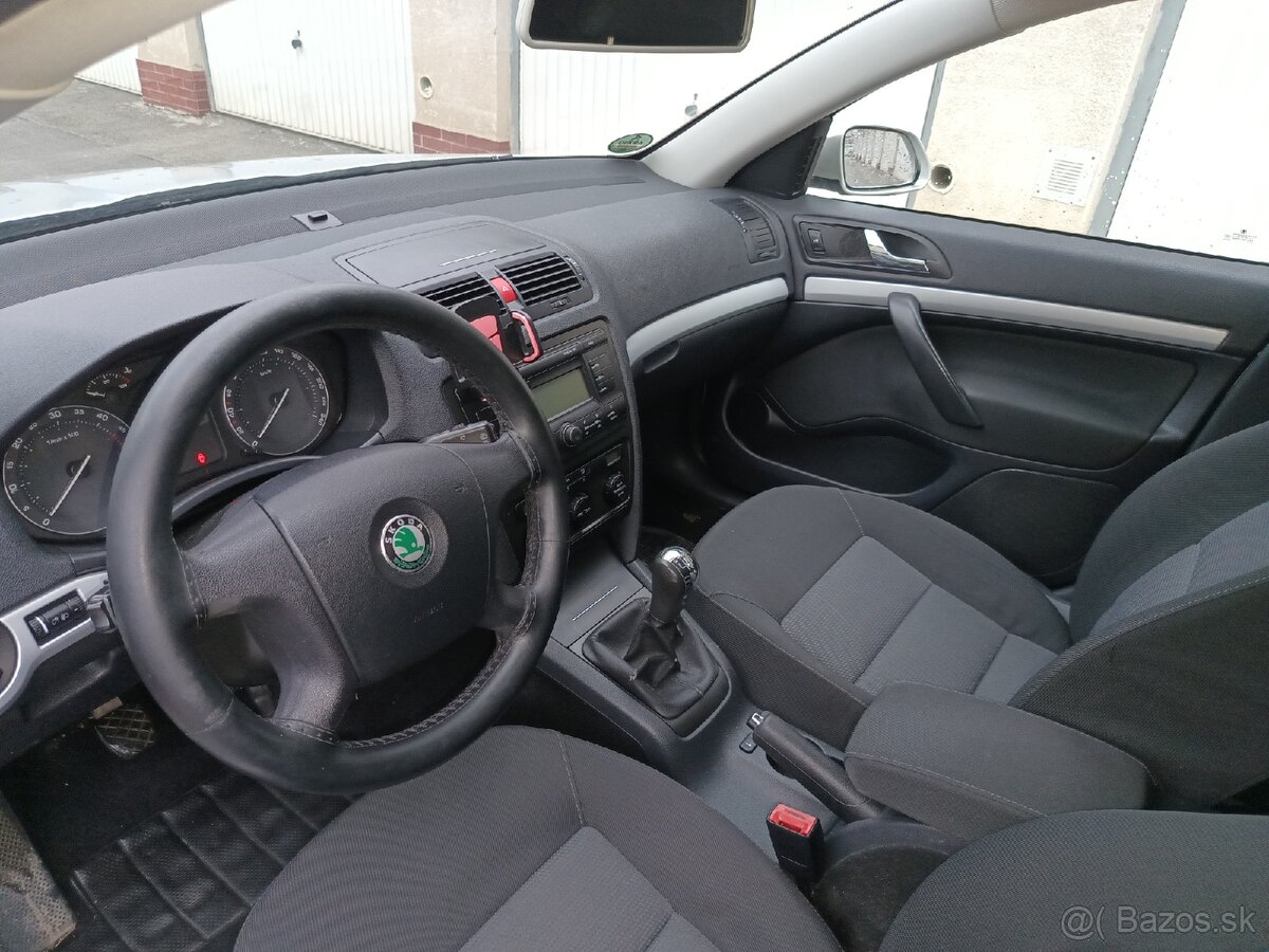 Škoda Octavia ll 1.9 TDI 77kw - 8