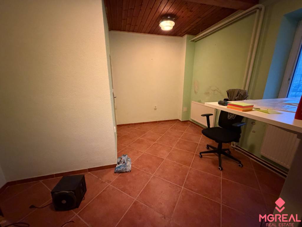 Veľký rodinný dom Podhradie - 8