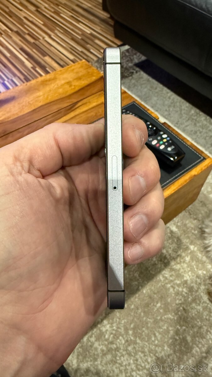 iPhone SE - 8