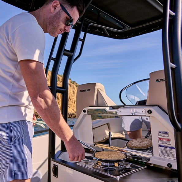 QUICKSILVER Activ 805 OPEN + MERCURY F 225 V6 EXLPT DS - 8