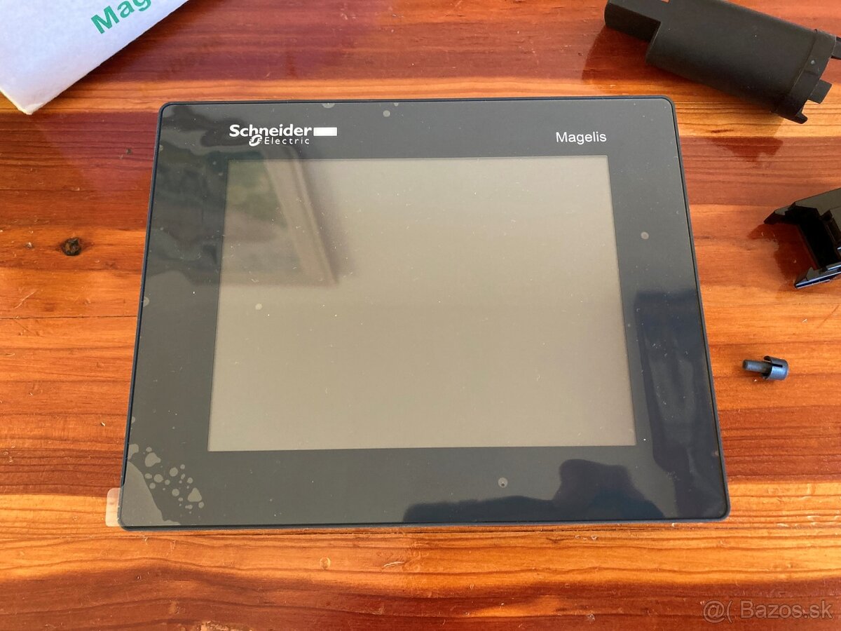 Predám HMI panel Schneider Magelis HMISTU855 - 8