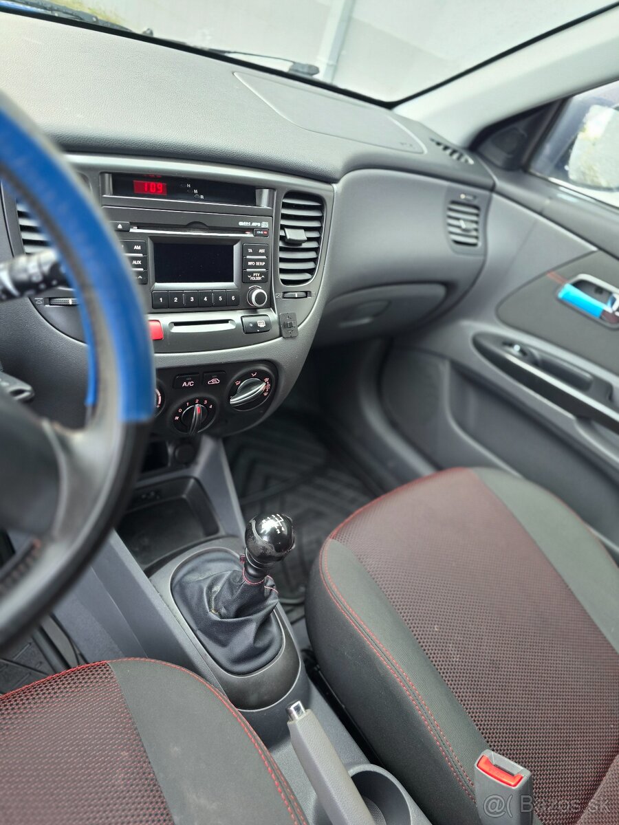 Predam kia rio 1.5crdi sport - 8