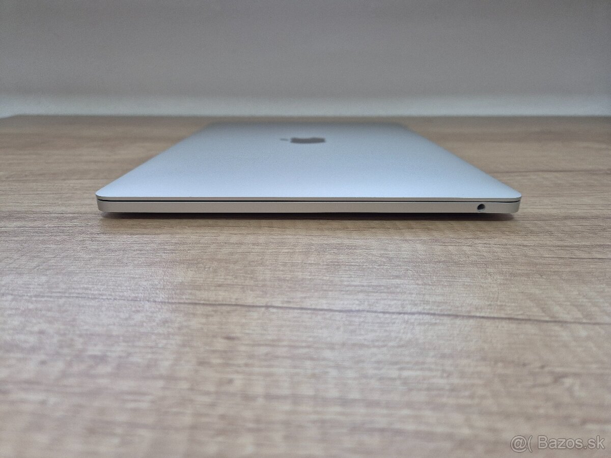 MacBook Pro (13-inch, late 2016, Two Thunderbolt 3 ports) - 8