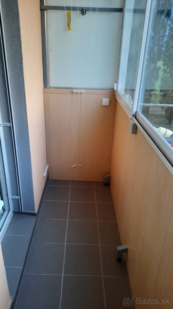 Na predaj 3-izbový byt - 8