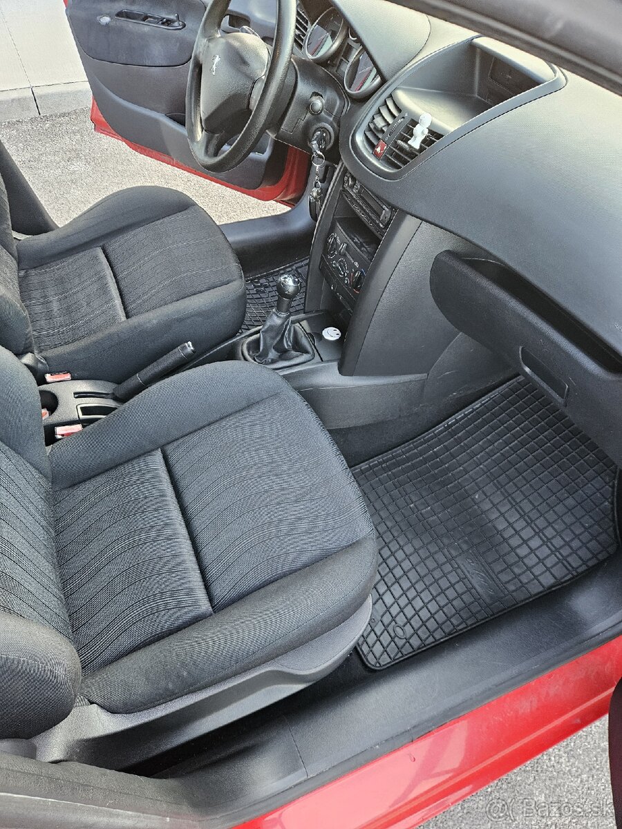 Peugeot 207 1.4 - 8