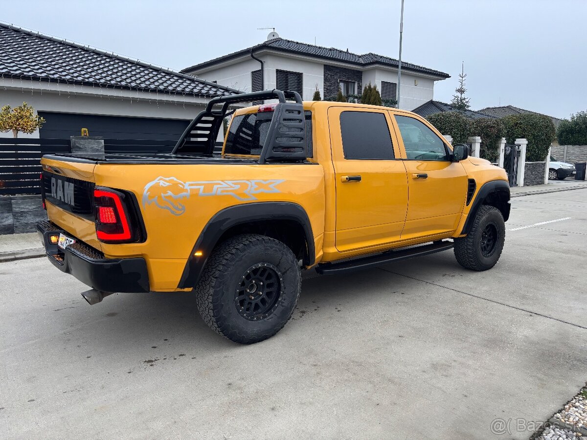 DODGE RAM 5,7 HEMI - 8