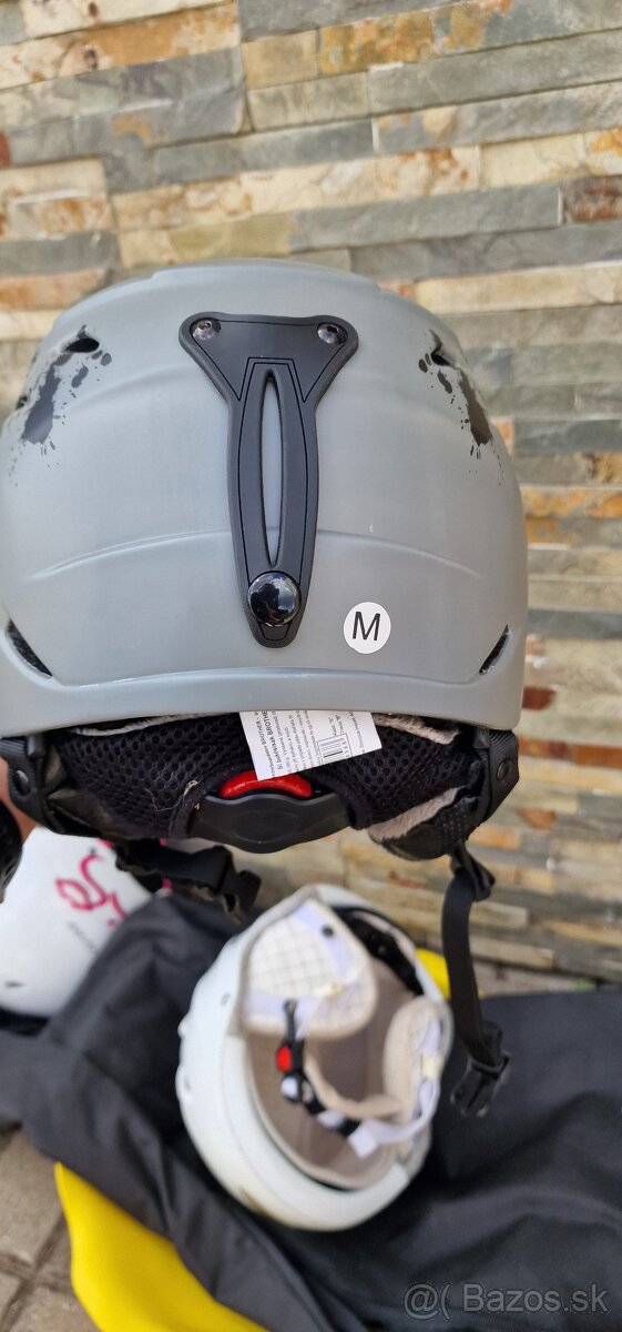 Prilba na lyžovačku - 8