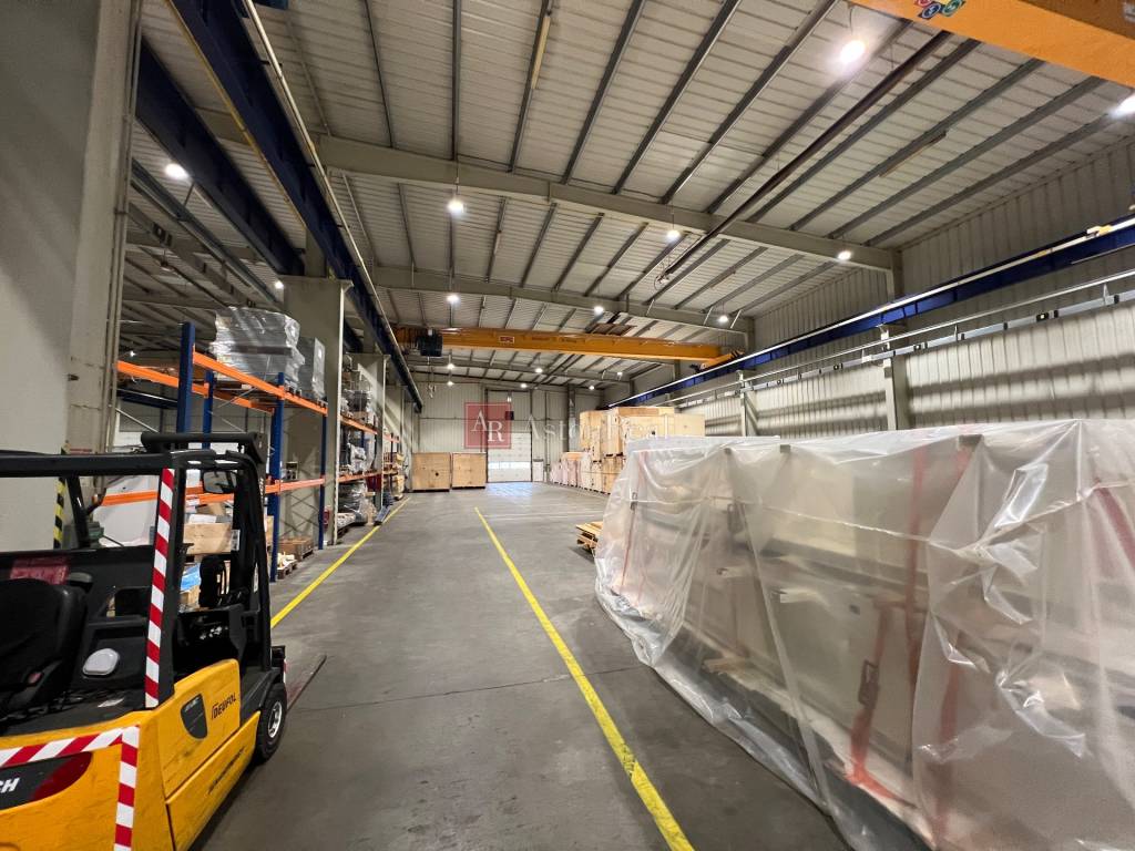 Moderná výrobná hala na prenájom o rozlohe 5.400m² v okrese - 8