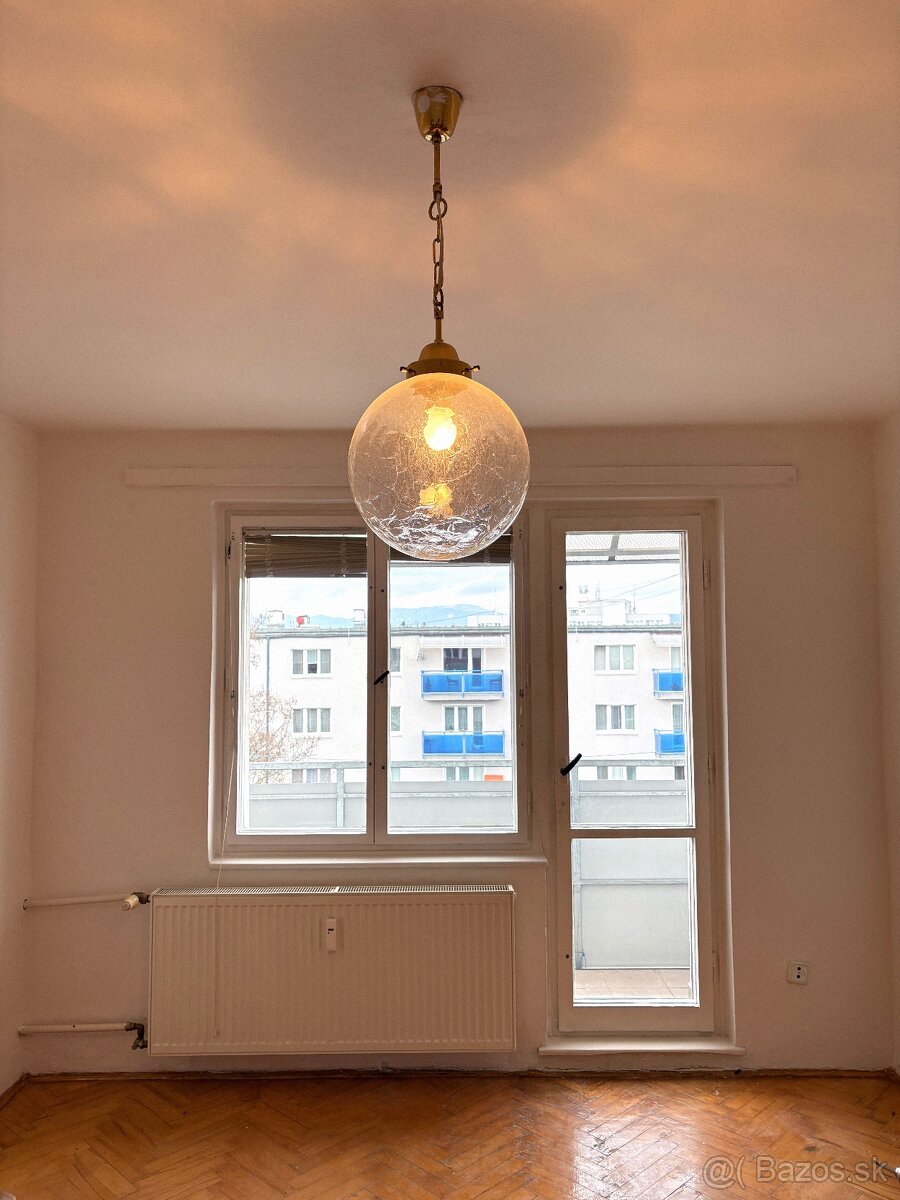 prenájom v absolútnom centre s balkónom - 8