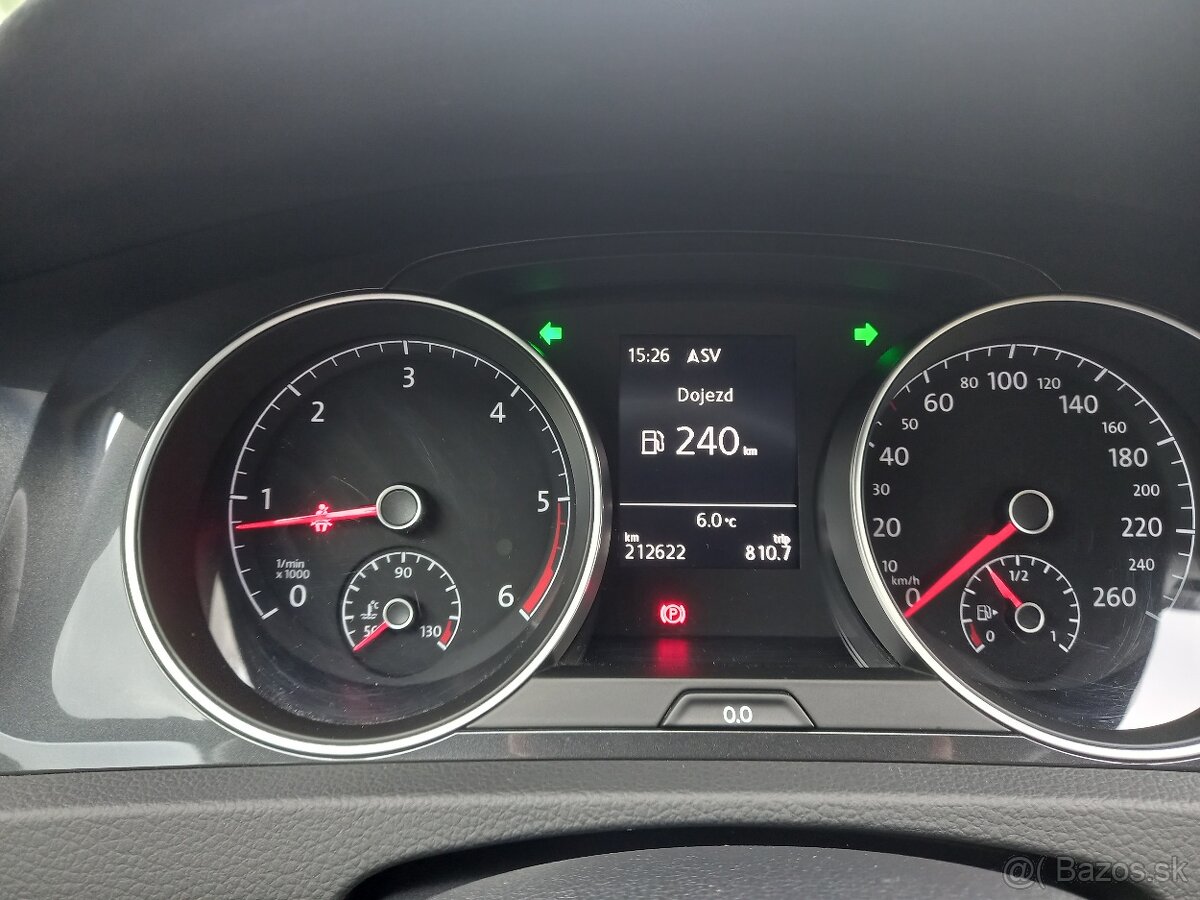 VW GOLF VII 1,6TDI-2017-ACC-LED-NAVI-COMFORTLINE - 8