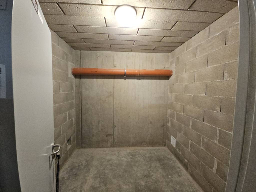 PREDAJ Garážové parkovacie miesto s pivničnou kobkou, RAČA,E - 8