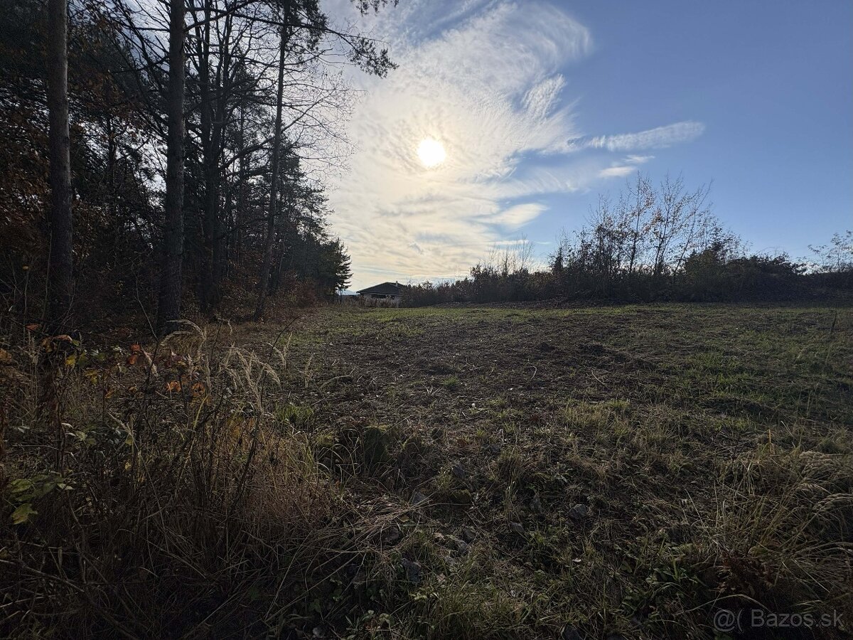 🌞 Slnečný pozemok pri lese – maximum súkromia v Badíne - 8