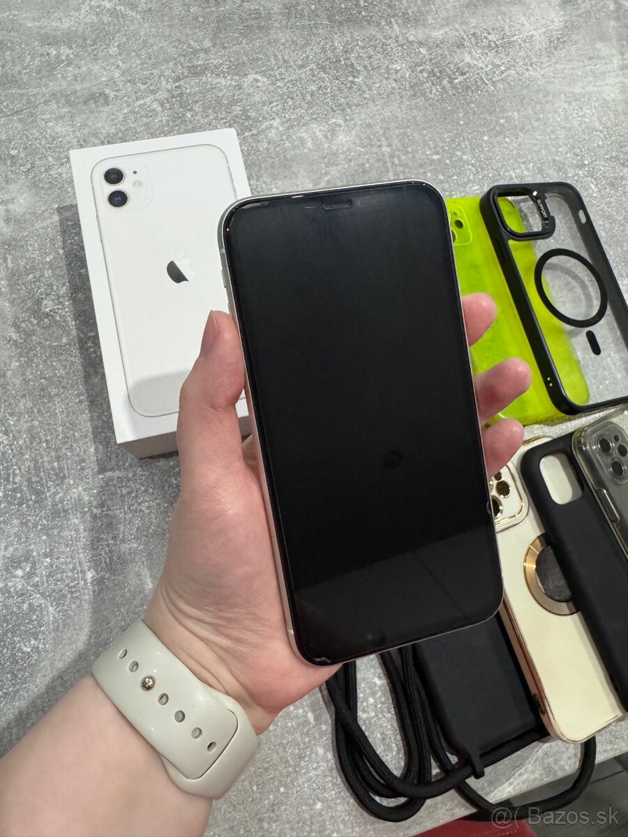 Predám iphone 11 64gb - 8