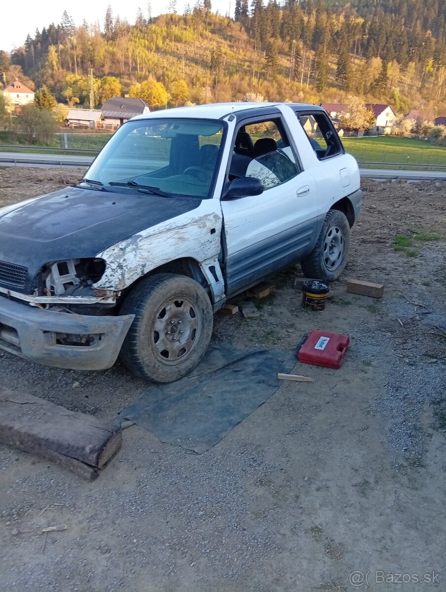 Toyota RAV4 - 8