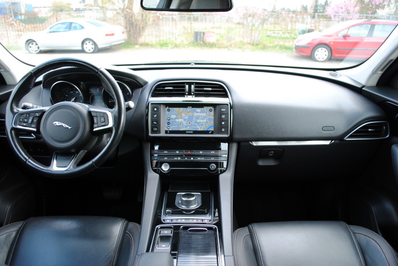 Jaguar F-Pace 2.0D I4 180k AWD A/T⭐SERVIS LEN JAGUAR - 8