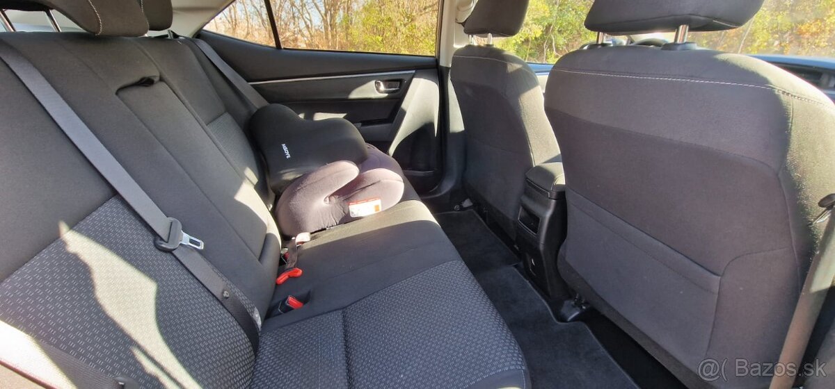 Toyota Corolla 1.4 Diesel, Zlata 2015+navigacia+2x komplety - 8