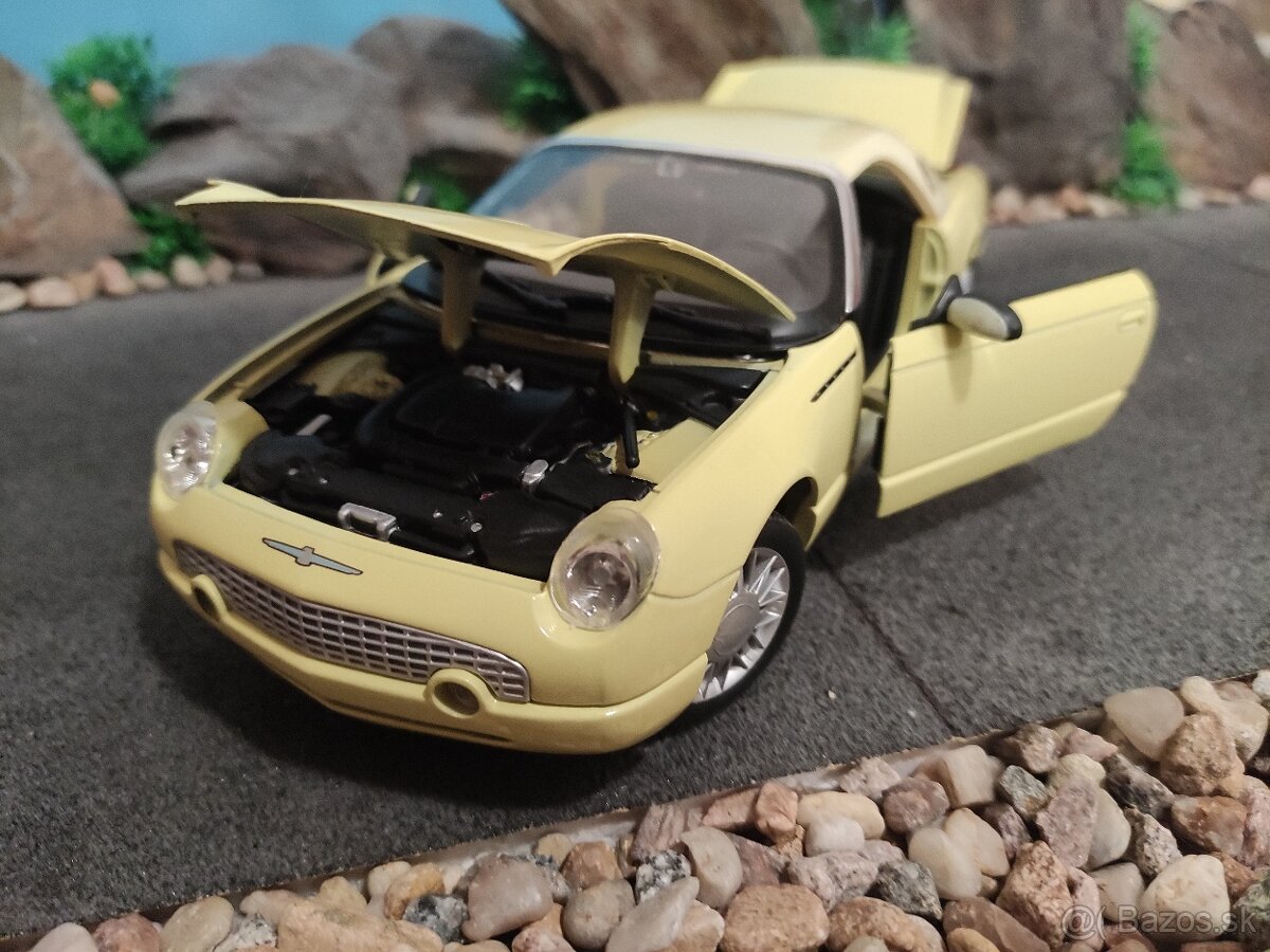 prodám model 1/18 ford thunderbird 2000 - 8