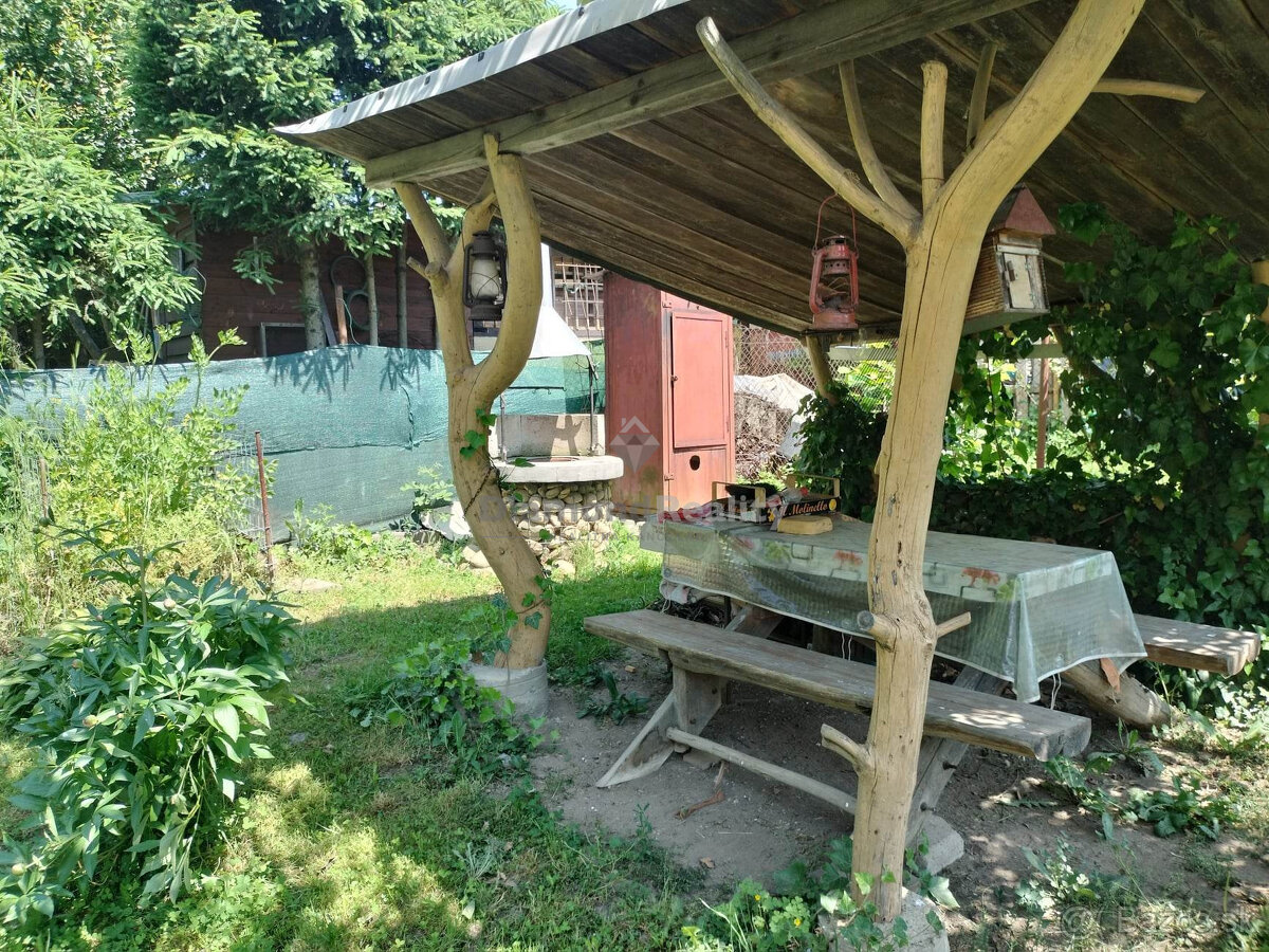 Na predaj veľký 3 izbový tehlový byt na Solivare s vlastným - 8