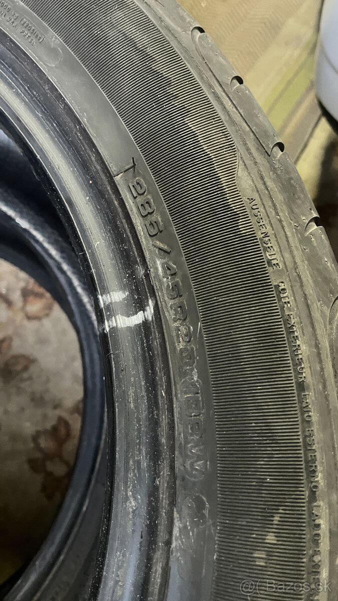 Letné pneu 285/45 r20 - 8