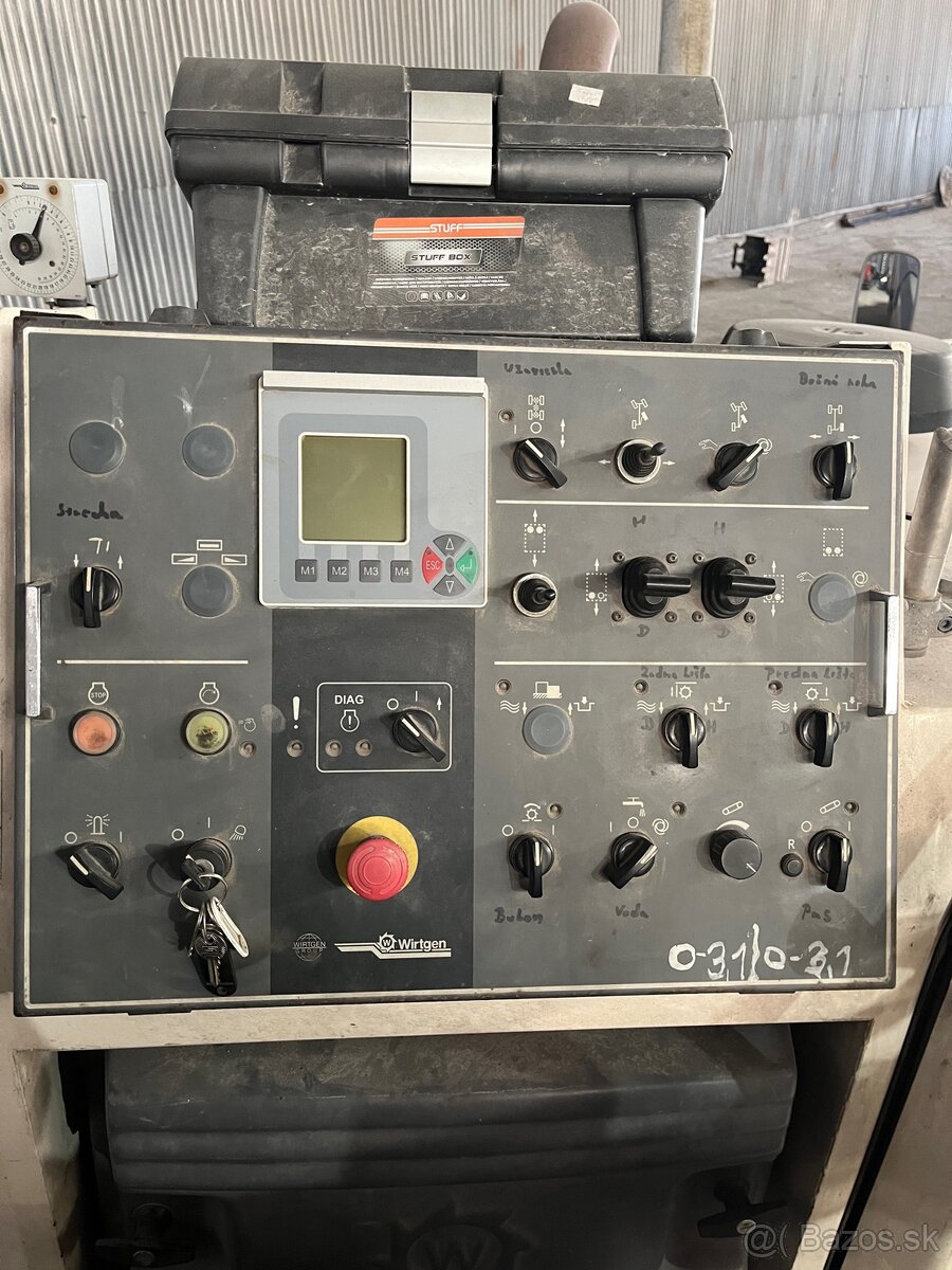 Cestná fréza Wirtgen W100F - 8
