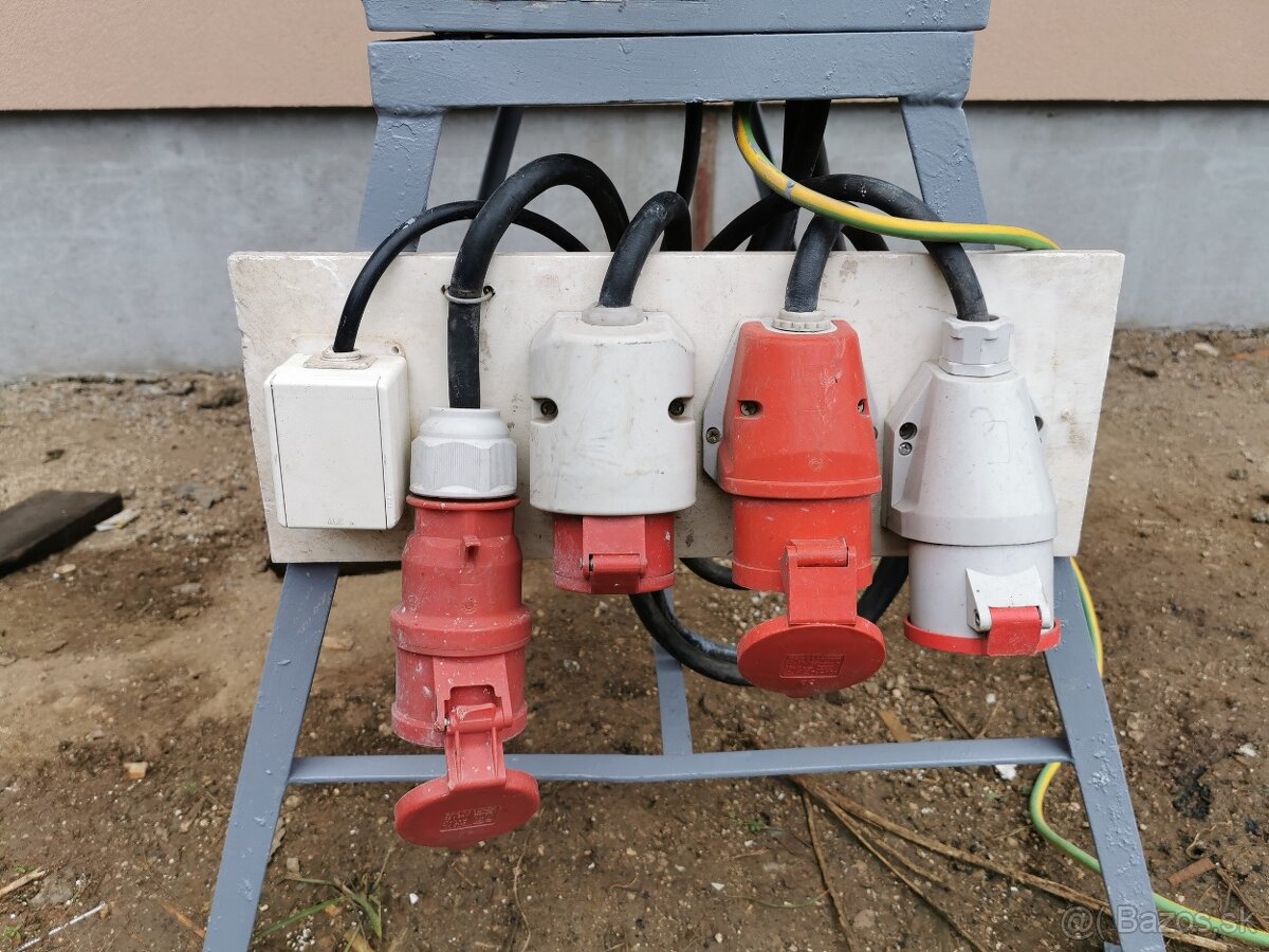 Predám rozvodnú skriňu - 8